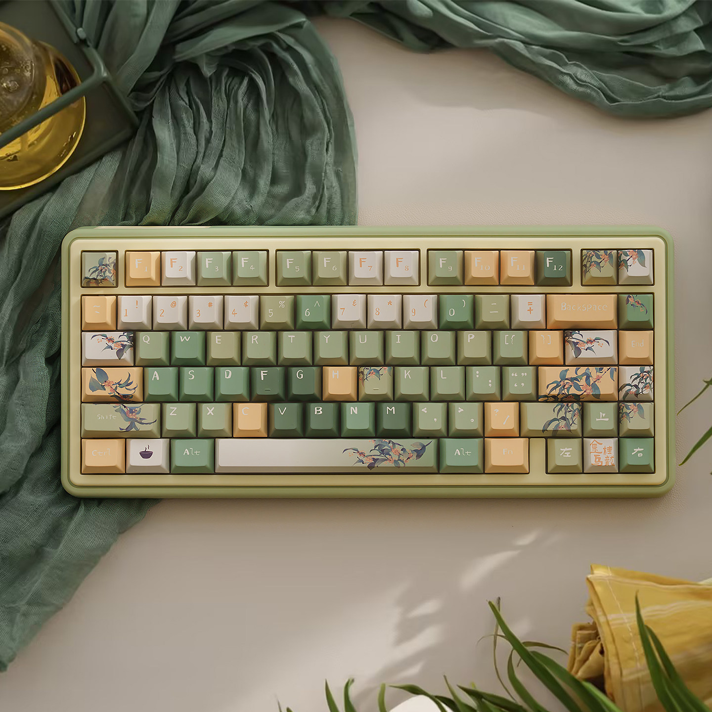 لوحة مفاتيح ميكانيكية URE UR82 - مراجعة Desk Setup Programmer وسعره