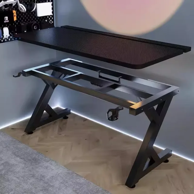 مكاتب كمبيوتر سوداء بسيطة بتصم - مراجعة Desk Setup Designer وسعره