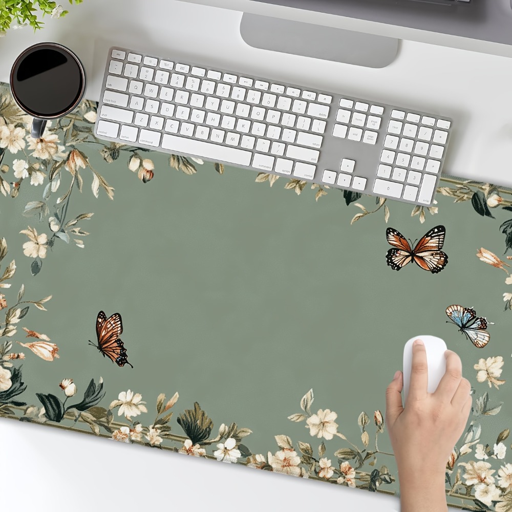 سجادة طاولة بتصميم فراشات ونقو - مراجعة Desk Setup Designer وسعره
