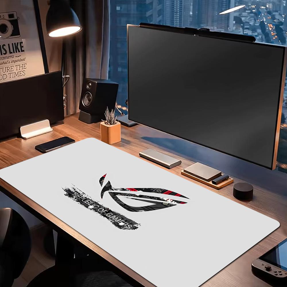 لوحة مكتبية كبيرة للألعاب بتصم - مراجعة Desk Setup Designer وسعره