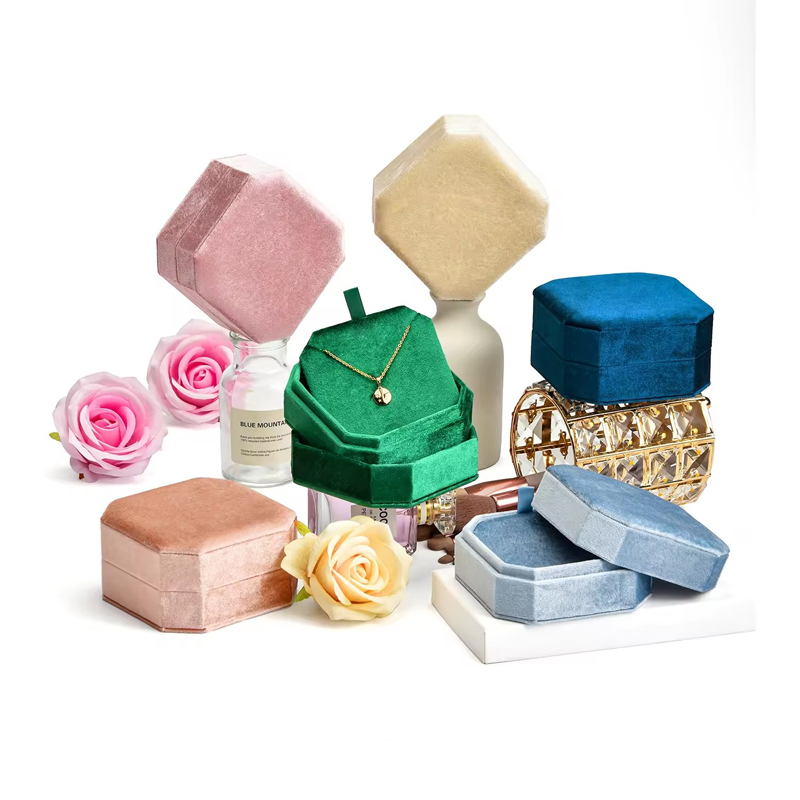 صندوق مجوهرات على شكل قلادة مخ - مراجعة Ring Binder Box وسعره