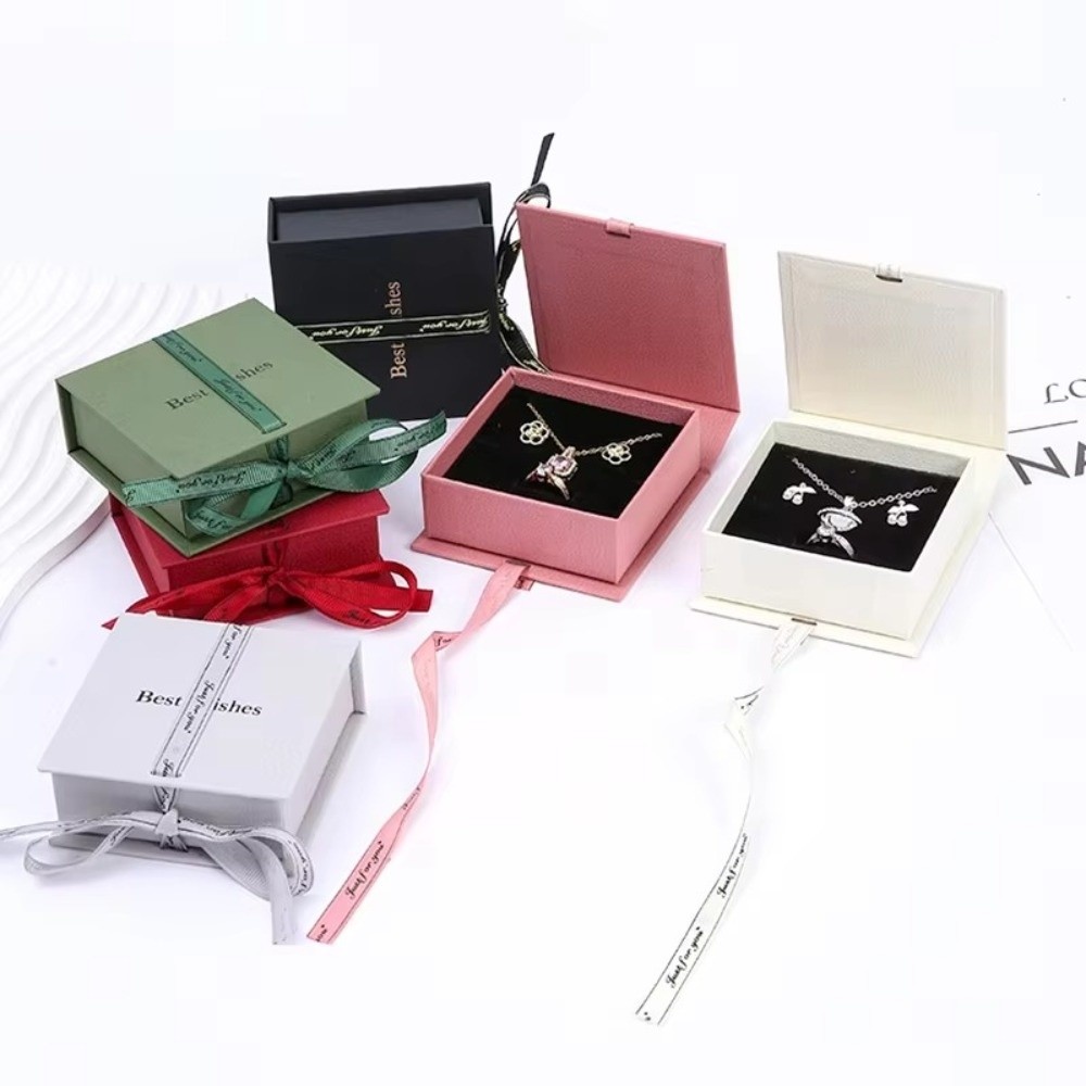 صندوق مجوهرات محمول أنيق وفاخر - مراجعة Ring Binder Box وسعره